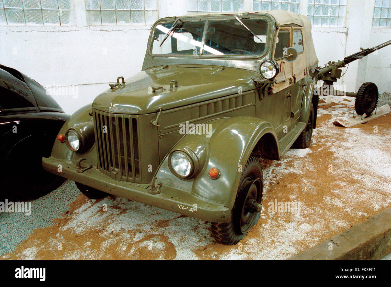 Sowjetische militärische Geländewagen UAZ-469 produziert das Autowerk Uljanowsk in den 1970er Jahren im technischen Militärmuseum in Lešany, Tschechische Republik angezeigt. Stockfoto