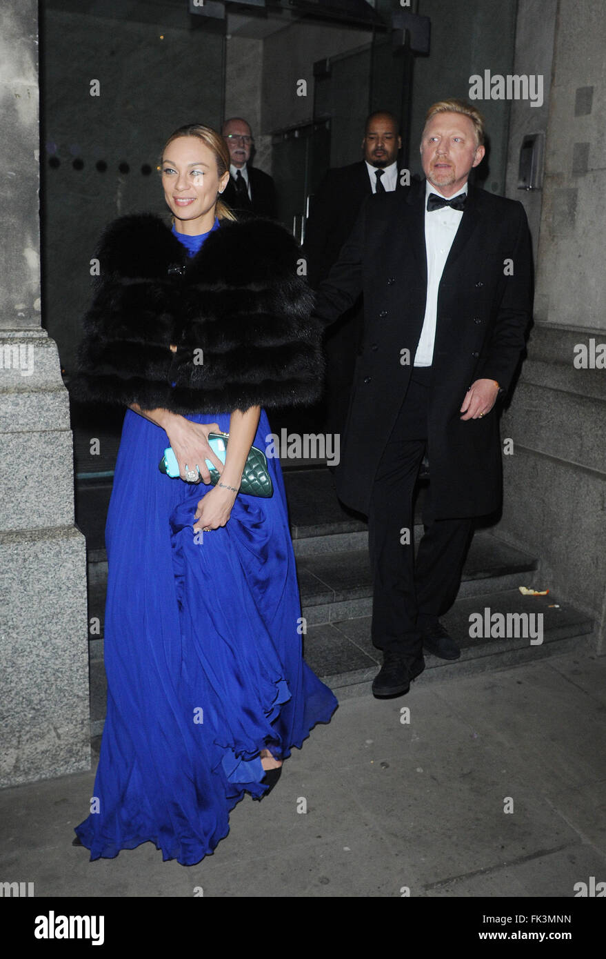 Boris Becker und seine Frau Lilly sind gesehen verlassen des Prinzen Vertrauen Dinner Gala gemütlich und lieben sich. Das Paar wurden gesehen, dass für Fotos posieren, als sie die Veranstaltung verließen in Billingsgate London statt.  Mitwirkende: Boris Becker, Lilly Becker wo: London, Vereinigtes Königreich bei: 5. Februar 2016 Stockfoto