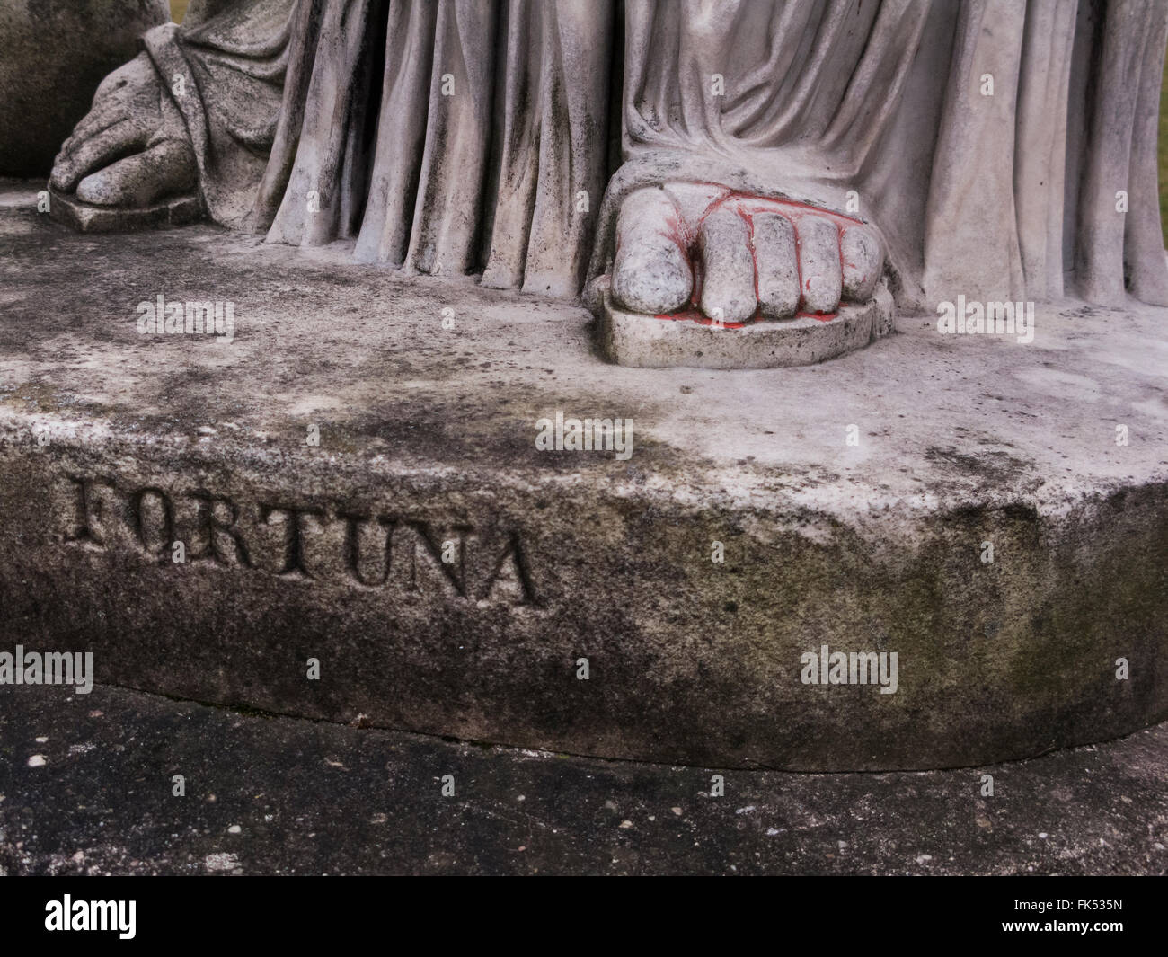 Detail einer Skulptur zeigt Göttin Fortuna Stockfoto