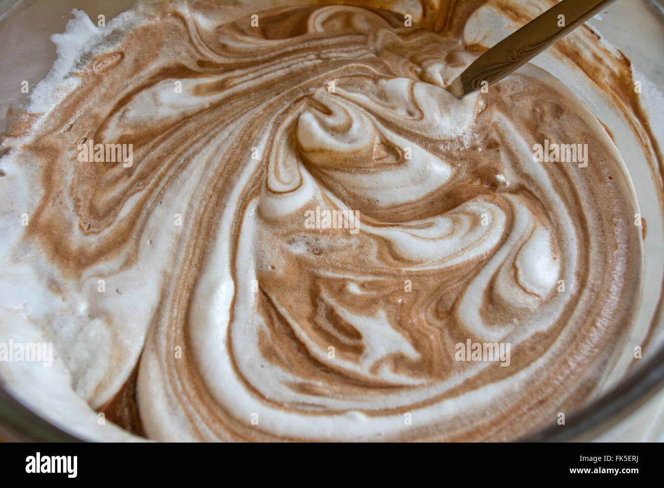 Kuchenteig rühren Stockfoto