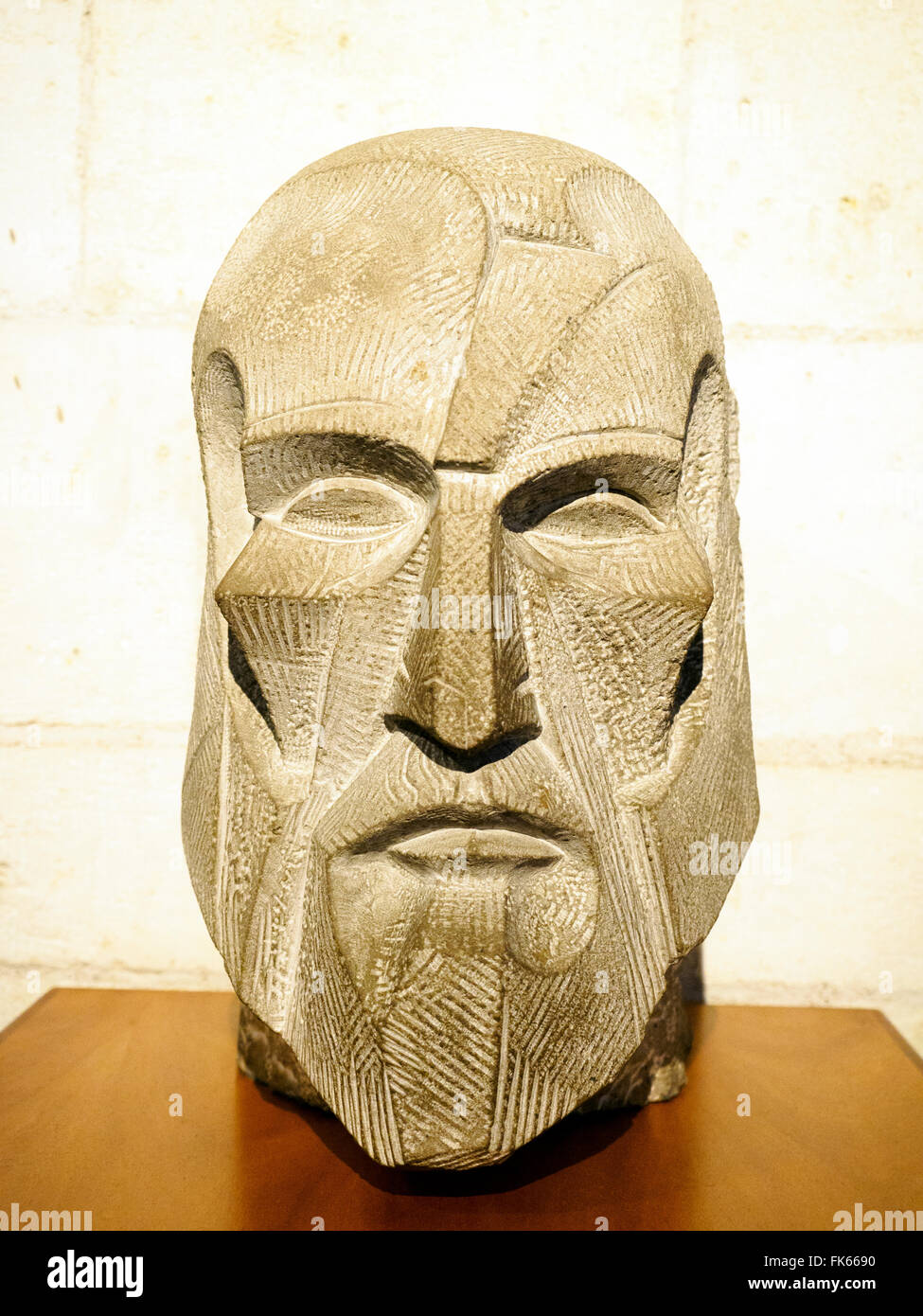 Porträt von Antoni Gaudí von Josep Maria Subirachs - Museum im Inneren der Sagrada Familia - Barcelona, Spanien Stockfoto