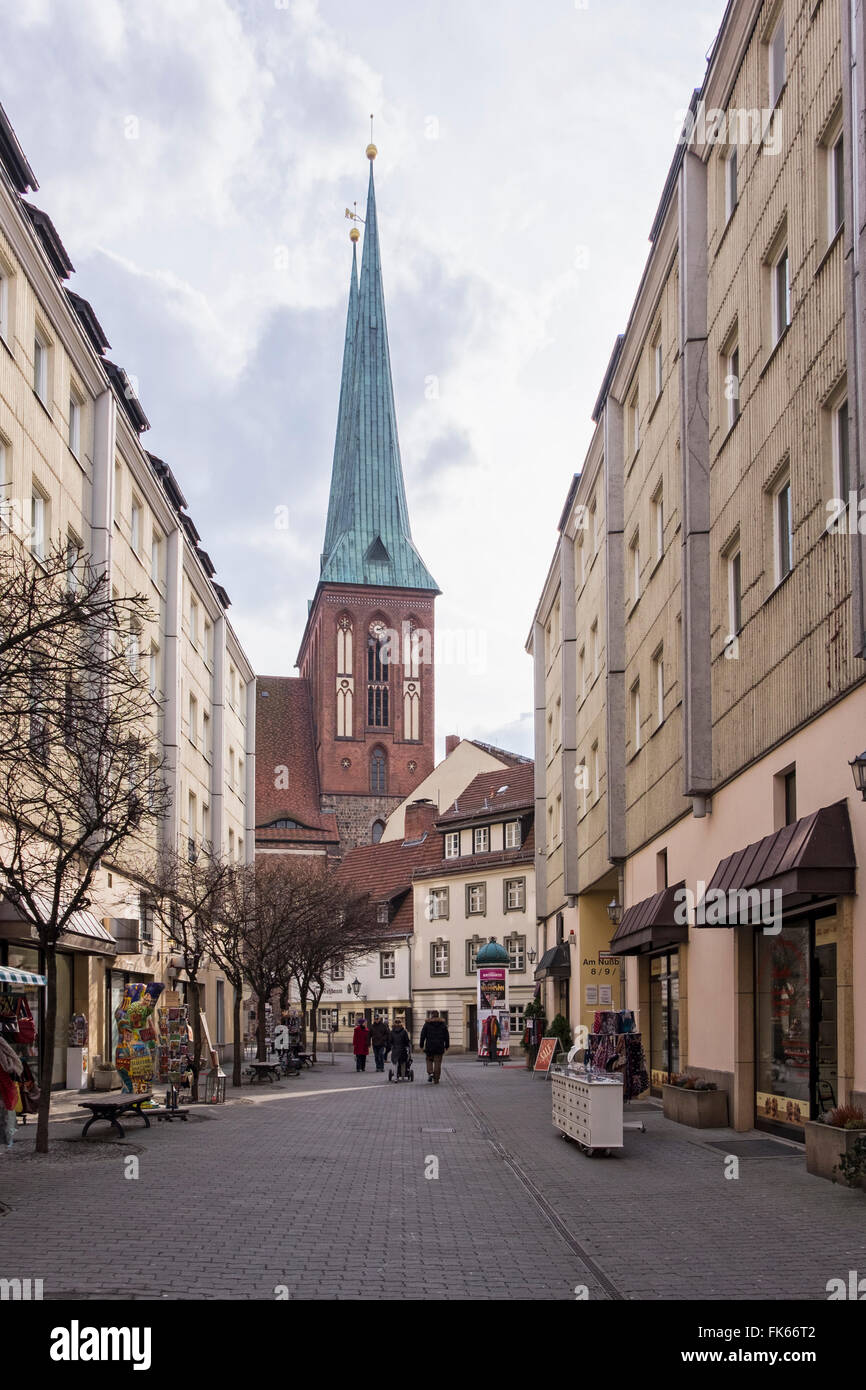 Altstadt von Berlin, Nikolaiviertel altstadt, Propststraße Blick auf die Nikolaikirche und alte Gebäude, Mitte, Berlin Stockfoto