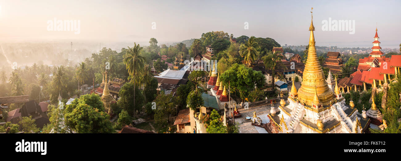 Sonnenaufgang von Kyaik Tan Lan Pagoda, die Hill Top Tempel in Mawlamyine, Mon State, Myanmar (Burma), Asien Stockfoto