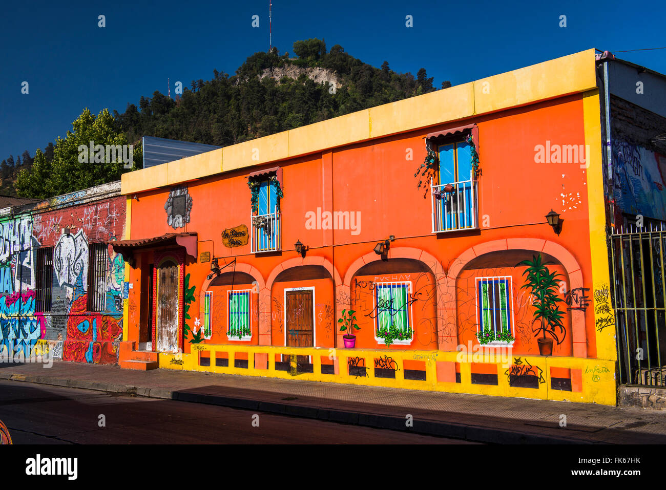 Farbenfrohen Gebäuden im Barrio Bellavista (Bellavista Nachbarschaft), Santiago, Provinz Santiago, Chile, Südamerika Stockfoto