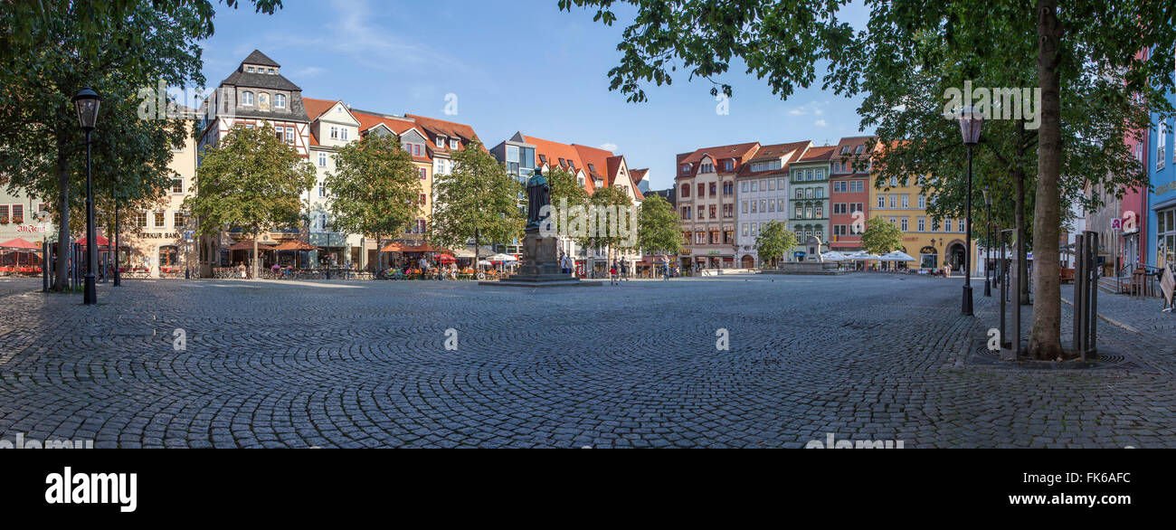Panorama-Bild von dem alten Marktplatz in Jena, Deutschland, Europa an einem sonnigen Tag im Sommer Stockfoto