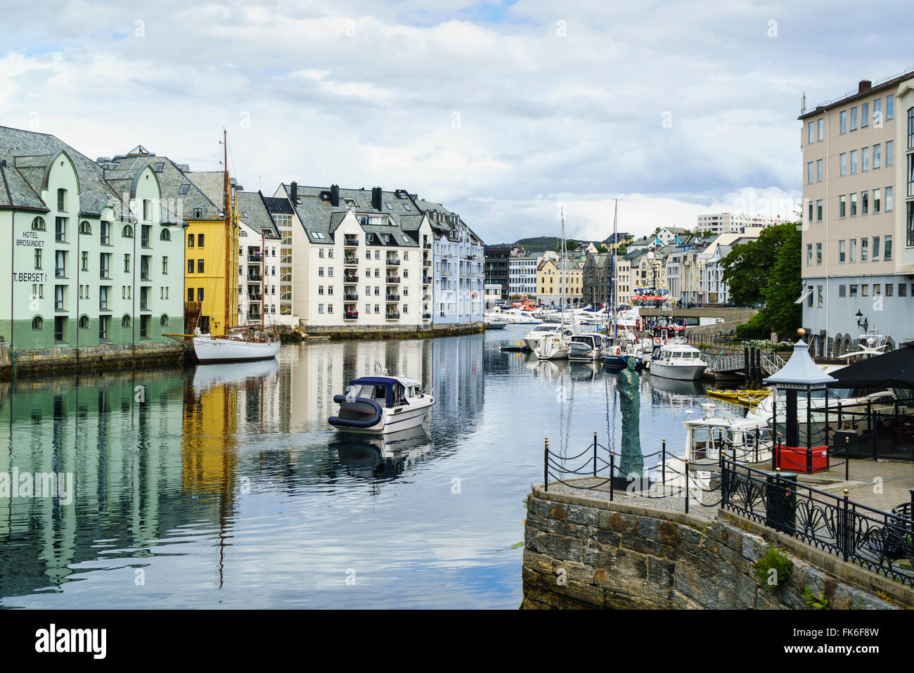 Alesund, bekannt für seine Jugendstil-Architektur, Norwegen, Skandinavien, Europa Stockfoto