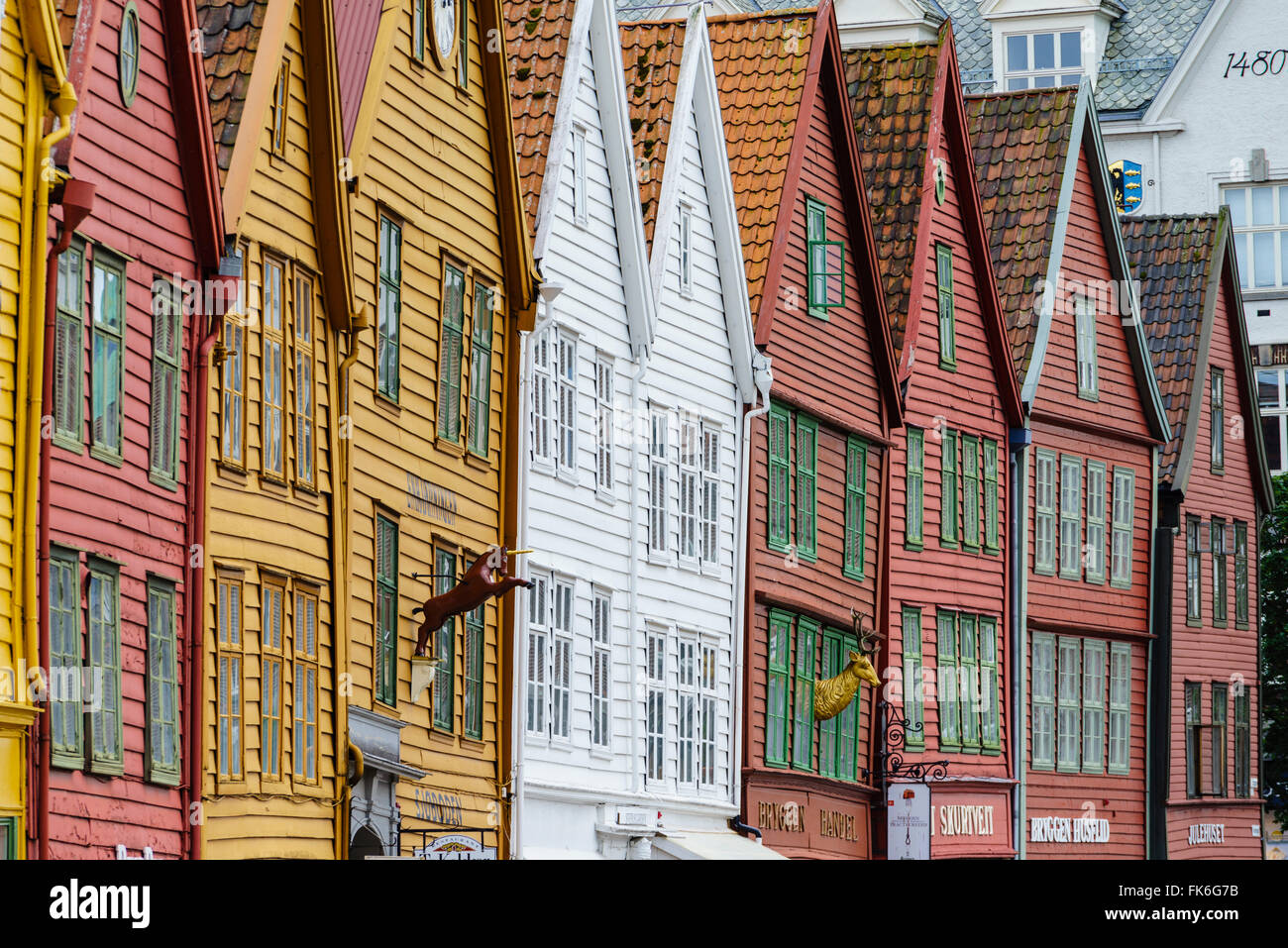 Die hölzernen hanseatischer Kaufleute Bauten der Bryggen, einem alten übereinandergestapelten wharf, UNESCO, Bergen, Norwegen Stockfoto