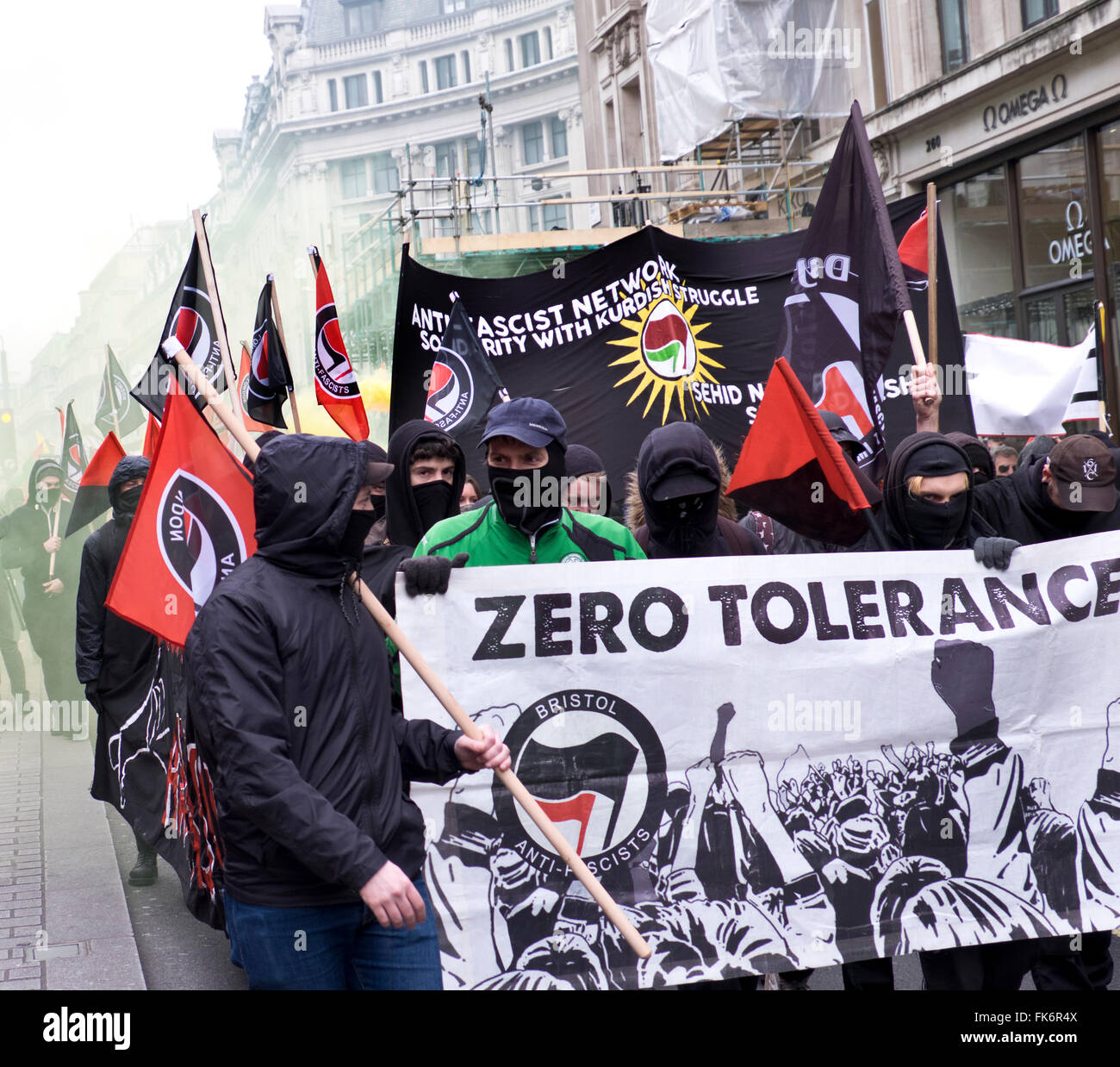 Antifaschistische nehmen Unterstützung, die Kurden protestieren Fragen UK ihre Stille & Stop unterstützen türkische Staat War auf Kurden & Ende Mas zu brechen Stockfoto