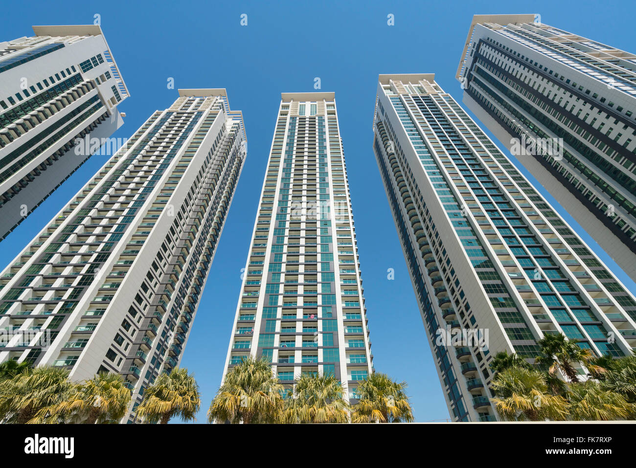 Hochhaus-Apartment-Türme am neuen Marina Square Wohn- und Entwicklung des Einzelhandels auf Al Reem Island in Abu Dhabi Vereinigte Arabische Em Stockfoto