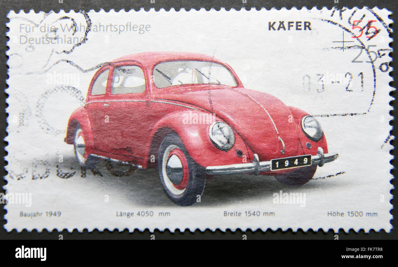 Deutschland - ca. 2002: Eine Briefmarke gedruckt in Deutschland zeigt ein Volkswagen Käfer, ca. 2002 Stockfoto
