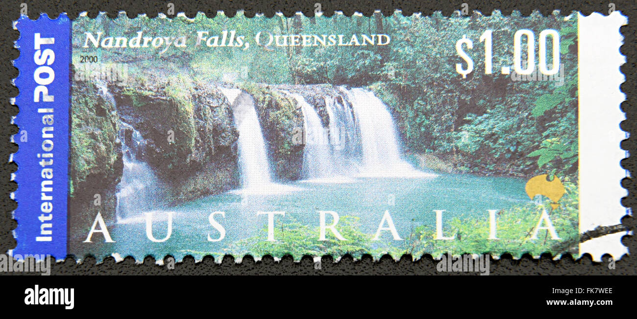 Eine Briefmarke gedruckt in Australien zeigt Nandroya fällt, Queensland, 2000 Stockfoto