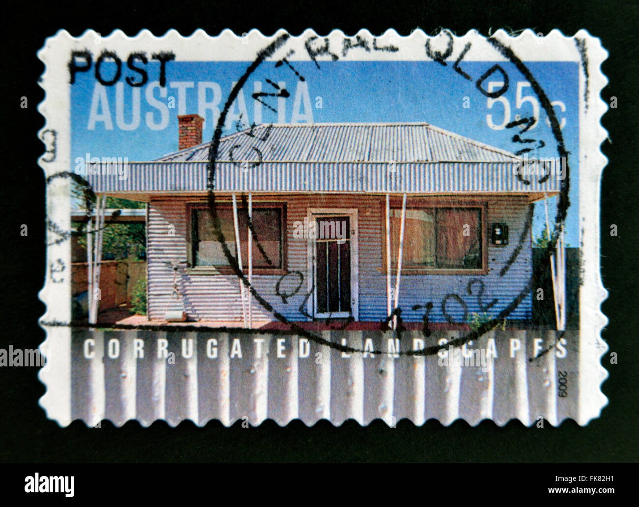 Australien - CIRCA 2009: Australische Briefmarke zeigt Bild von Wellblech Haus, ca. 2009 Stockfoto