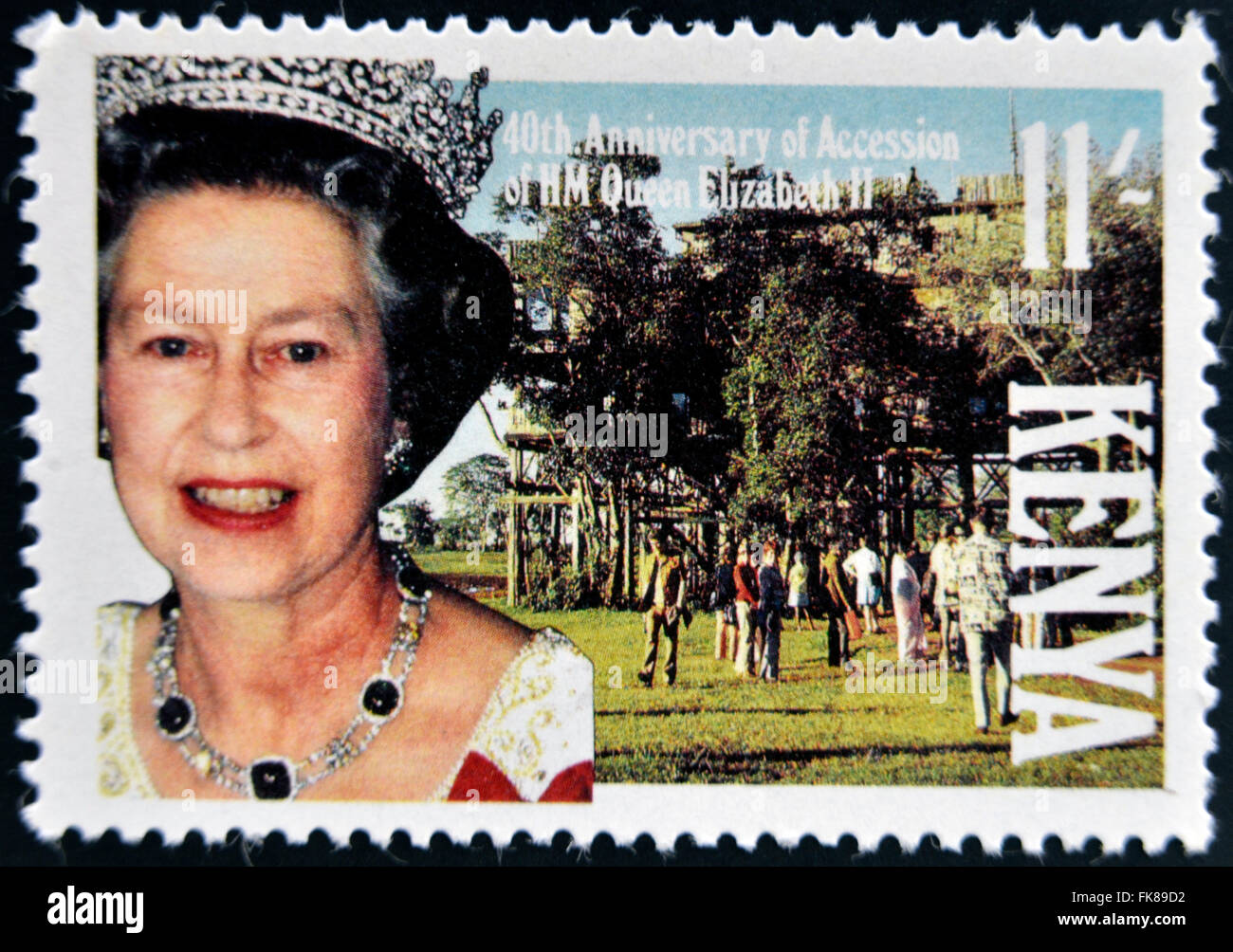 Kenia - ca. 1988: Eine Briefmarke gedruckt in Kenia zeigt Königin Elizabeth II, ca. 1988 Stockfoto