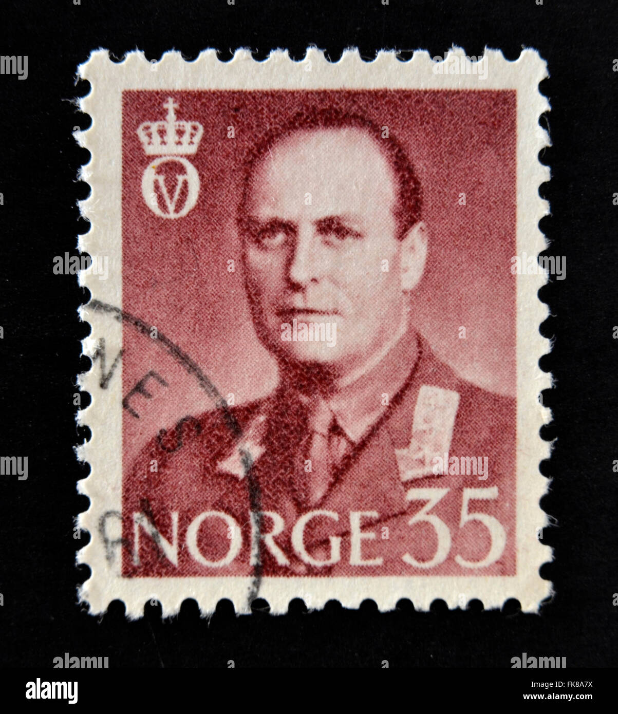 Norwegen - ca. 1958: Eine Briefmarke gedruckt in Norwegen zeigt Porträt von König König Olav V, ca. 1958 Stockfoto