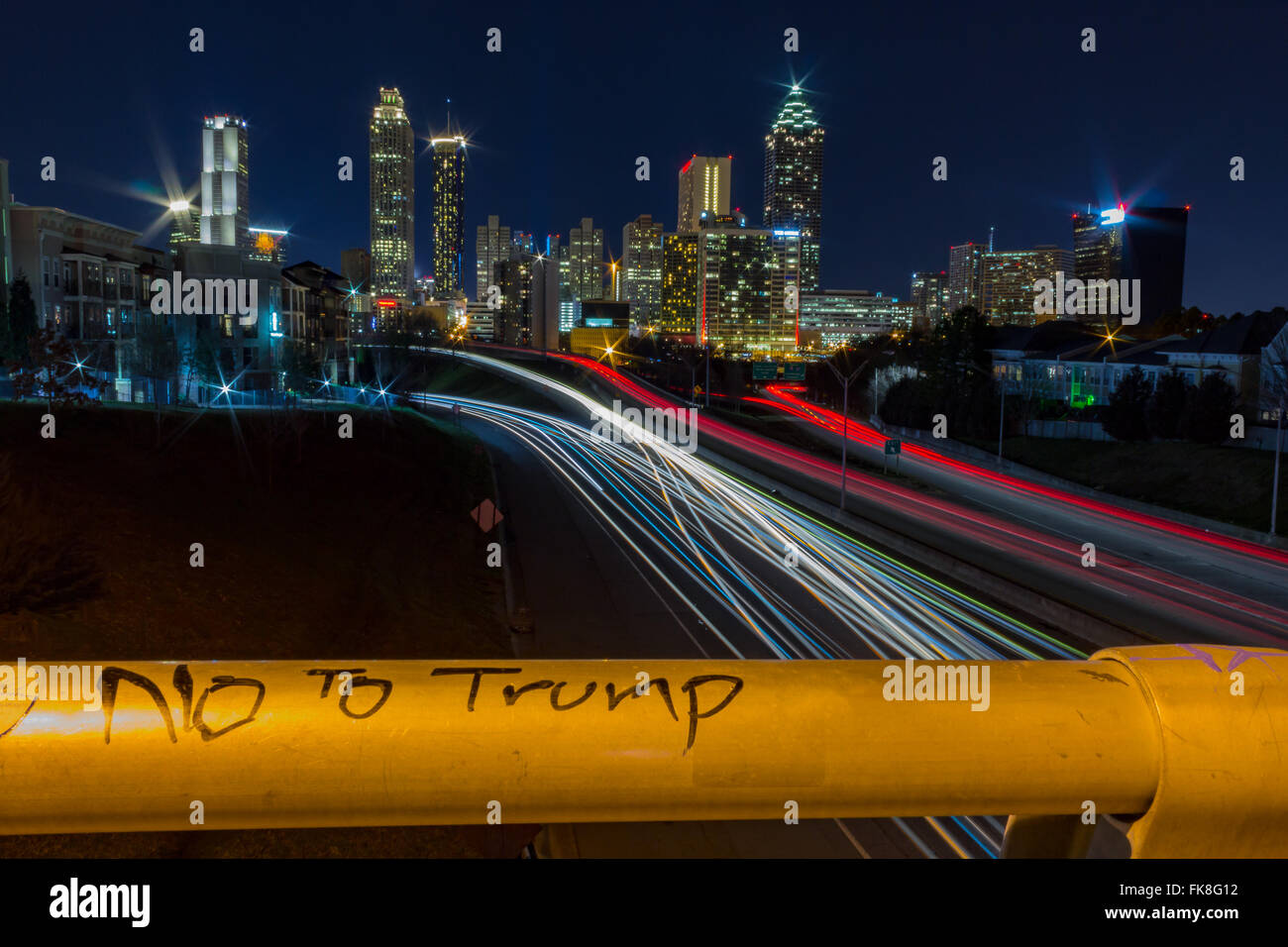 Nein zu Trump mit Blick auf Atlanta, GA Stockfoto