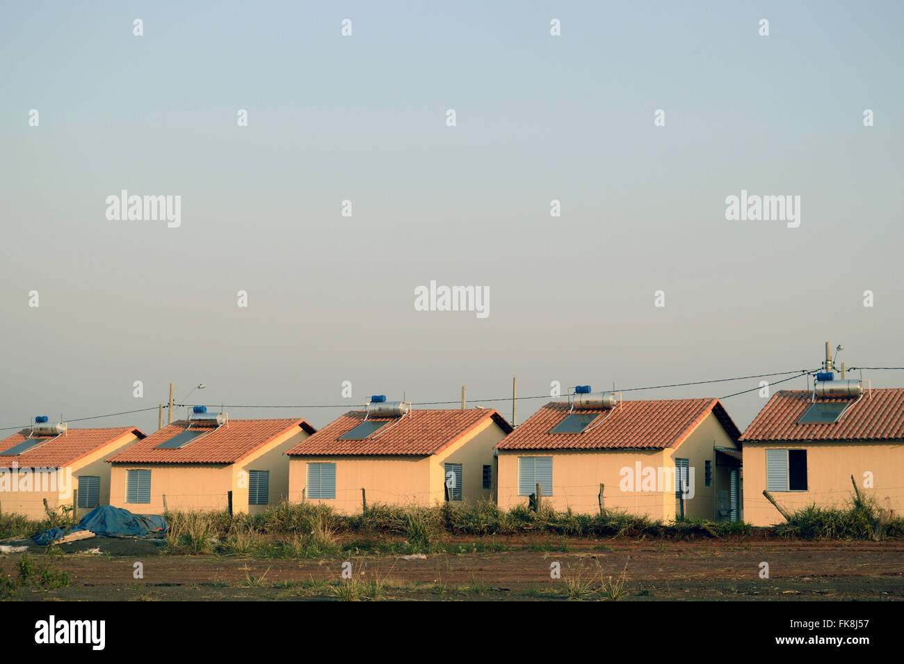 Bezahlbaren Wohnraum mit Solarbeheizung Gehäuse Stockfoto