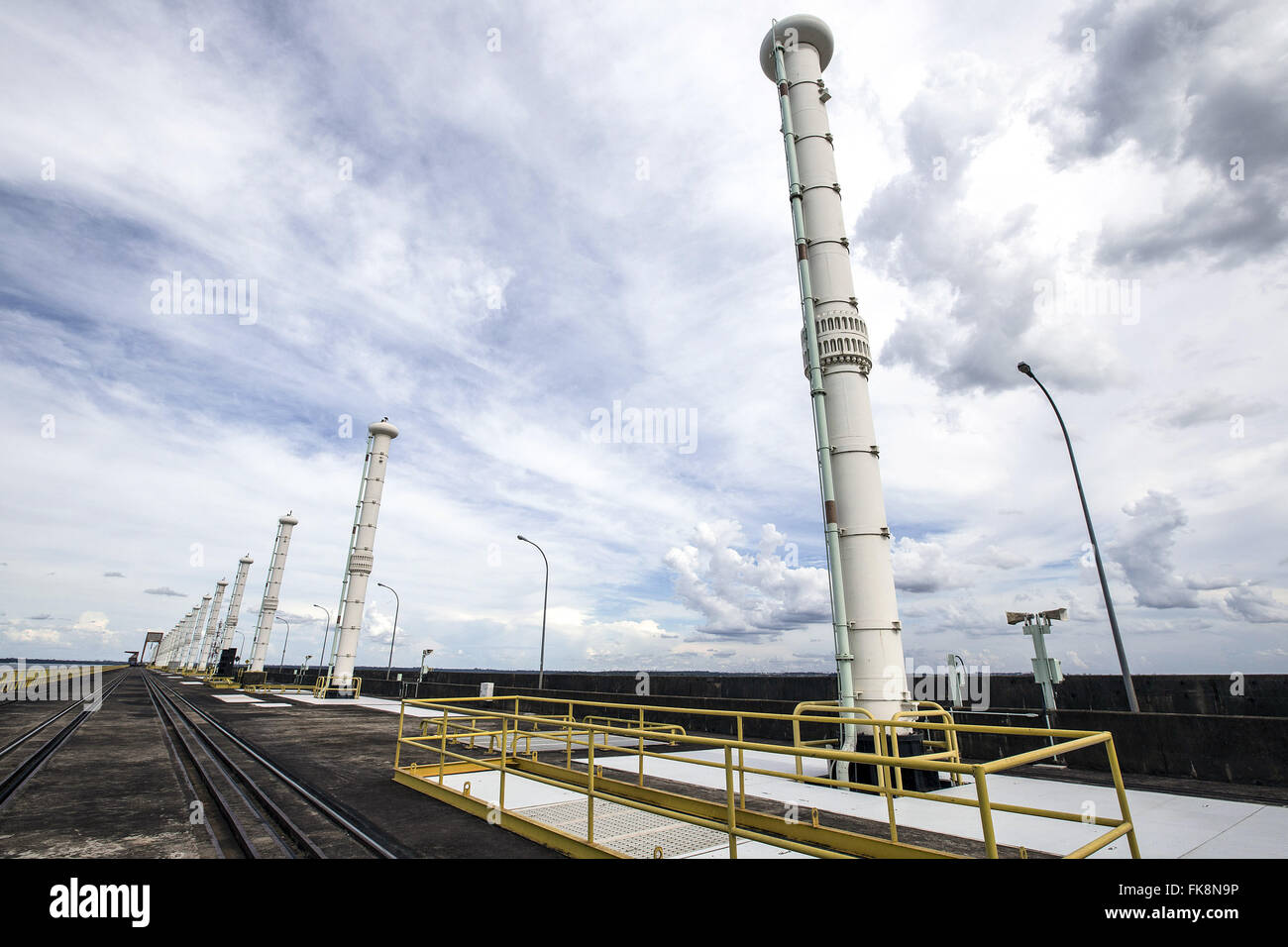 Servo - hydraulische Kolben des konkreten Dam Station Itaipu Wasserkraftwerk Stockfoto