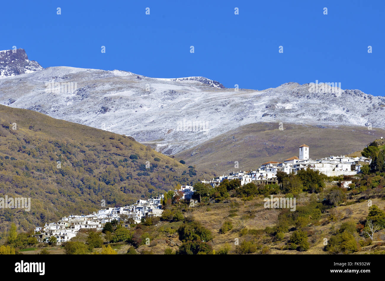 Blick auf Capileira, Stadt in der Sierra Nevada, Granada Stockfoto