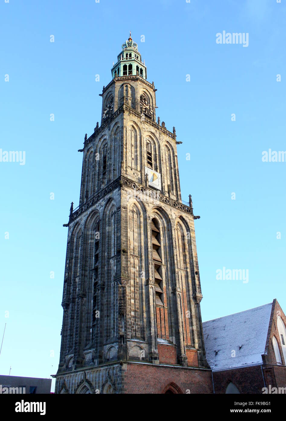 Martinitoren (Martini-Turm) im Zentrum von Groningen, Niederlande im winter Stockfoto
