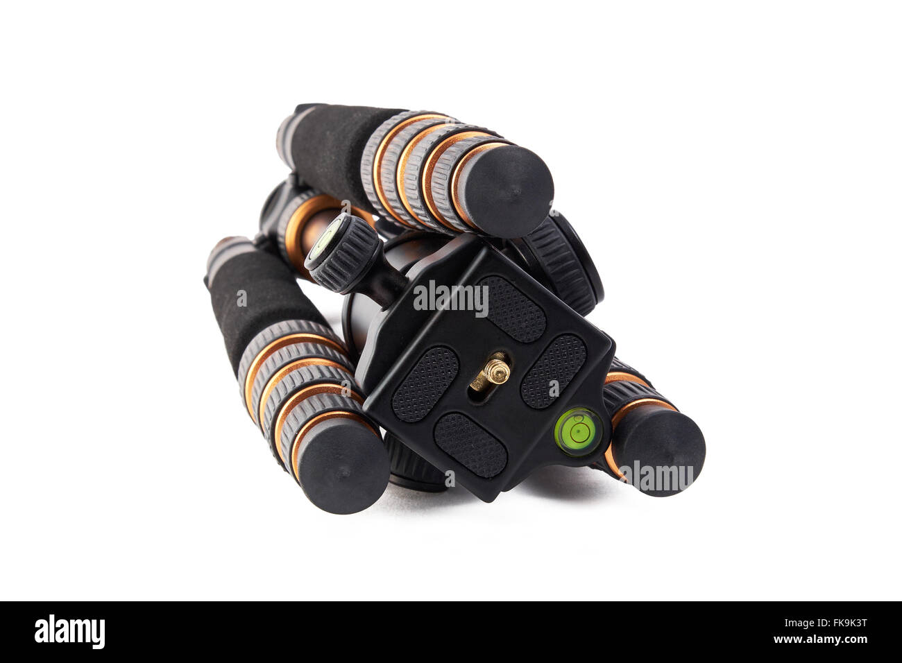 gefaltete Stativ Carbon, mit einem Schweizer-System-Kugelkopf auf weißem Hintergrund Stockfoto