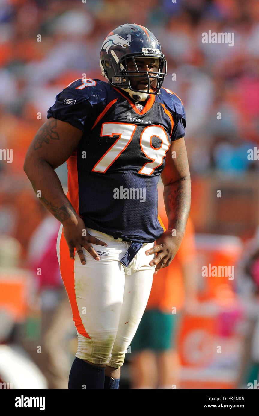 Miami, Fla, USA. 23. Oktober 2011. Denver Broncos defensive Tackle Marcus Thomas (79) während die Broncos 18-15 Überstunden gewinnen gegen die Miami Dolphins im Sun Life Stadium am 23. Oktober 2011 in Miami, Florida. ZUMA PRESS/Scott A. Miller. © Scott A. Miller/ZUMA Draht/Alamy Live-Nachrichten Stockfoto