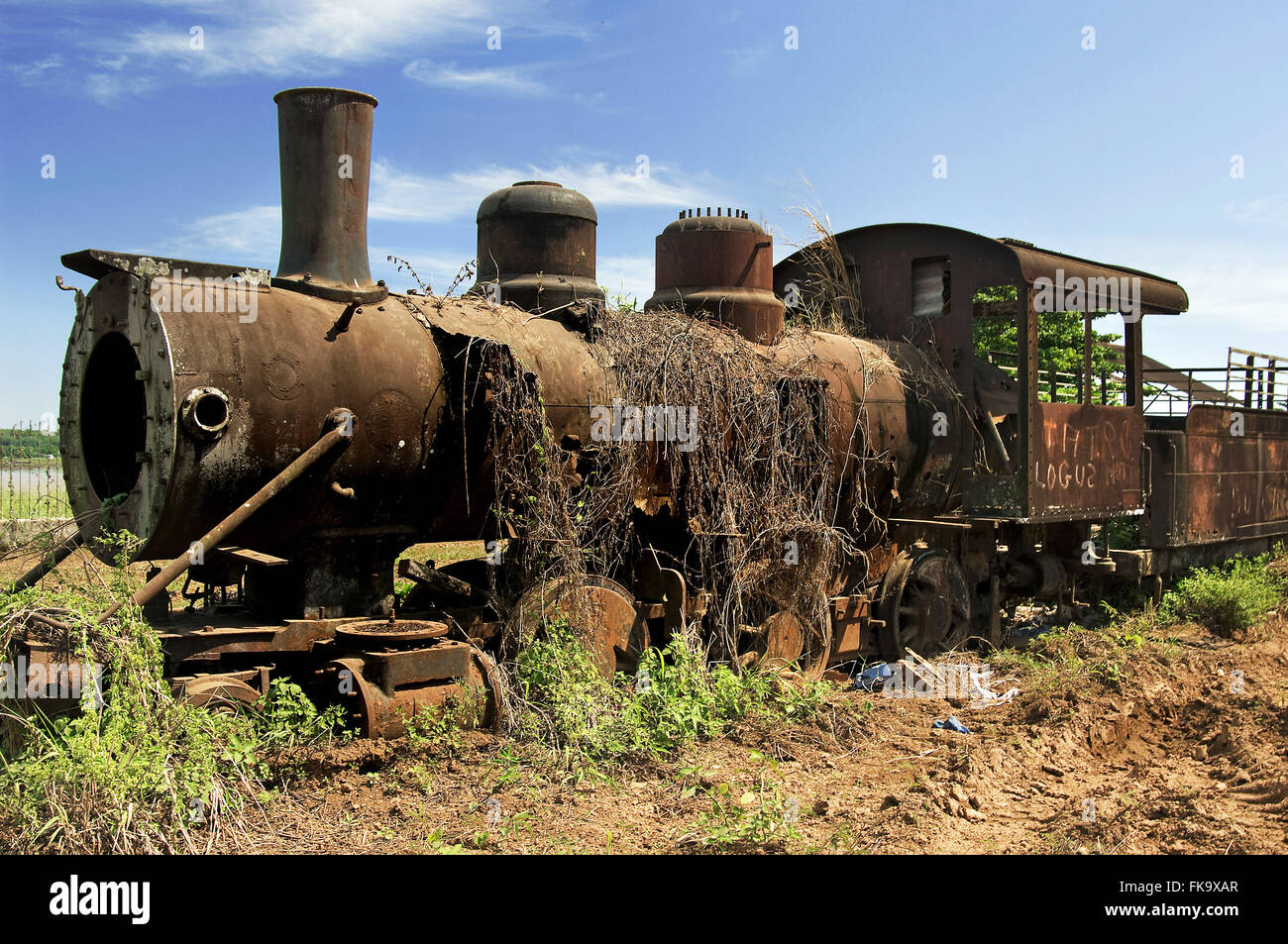 Lokomotive in den Ruinen von Madeira-Mamore in Porto Velho Stockfoto