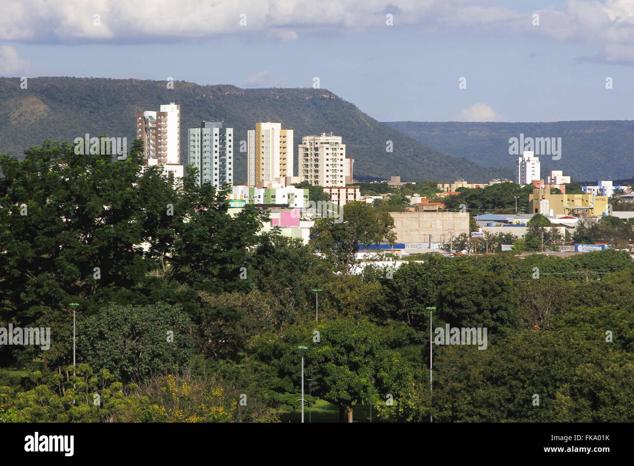 Ausblick auf Sonnenblumen Platz und Gebäude in der Stadt von der Palacio Araguaia Stockfoto