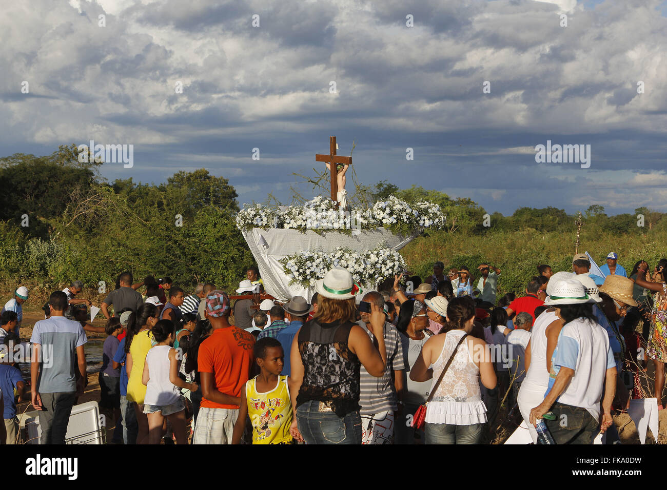 Religiöse tragen das Bild von Jesus Christus auf das Fest des Herrn Bom Jesus Dos Navegantes Stockfoto