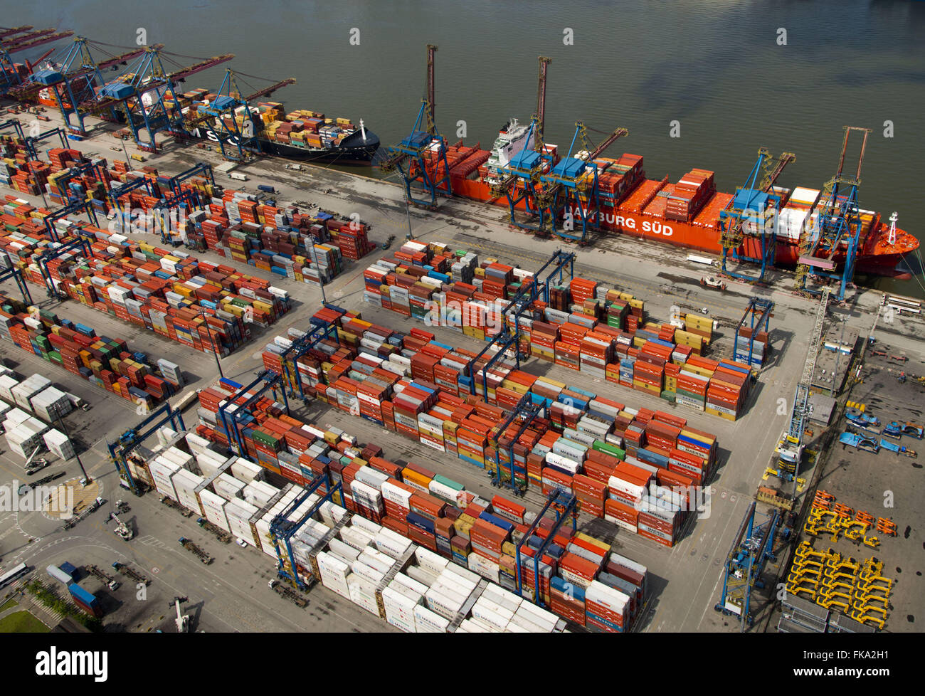 TECON - Terminal Container auf dem linken Ufer der Hafen von Santos Stockfoto