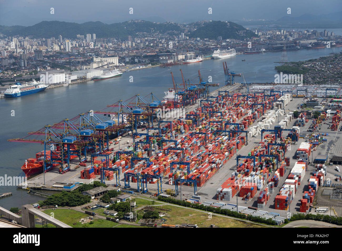 TECON - Terminal Container auf dem linken Ufer der Hafen von Santos Stockfoto
