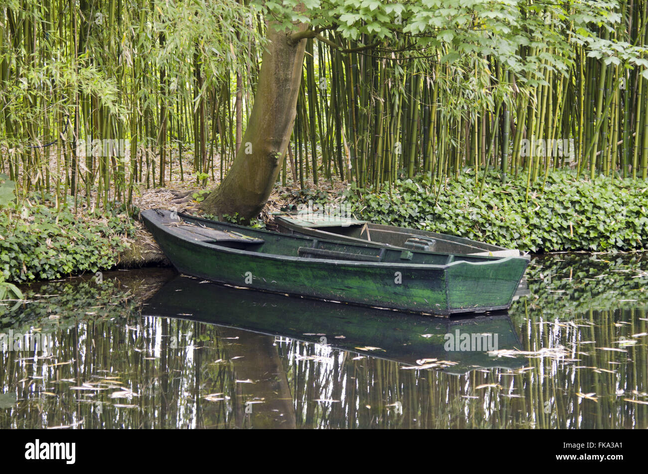 Kanu im Garten Nympheas - Monets Gärten - Giverny Dorf - hohe Mormandia Stockfoto