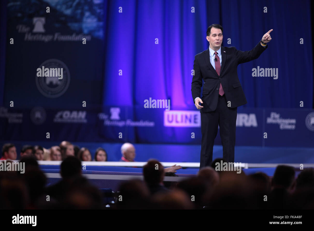 Wisconsin Gouverneur Scott Walker Adresse die Jahreskonferenz der amerikanischen Konservativen Union CPAC am National Harbor 3. März 2016 in Oxon Hill, Maryland. Stockfoto