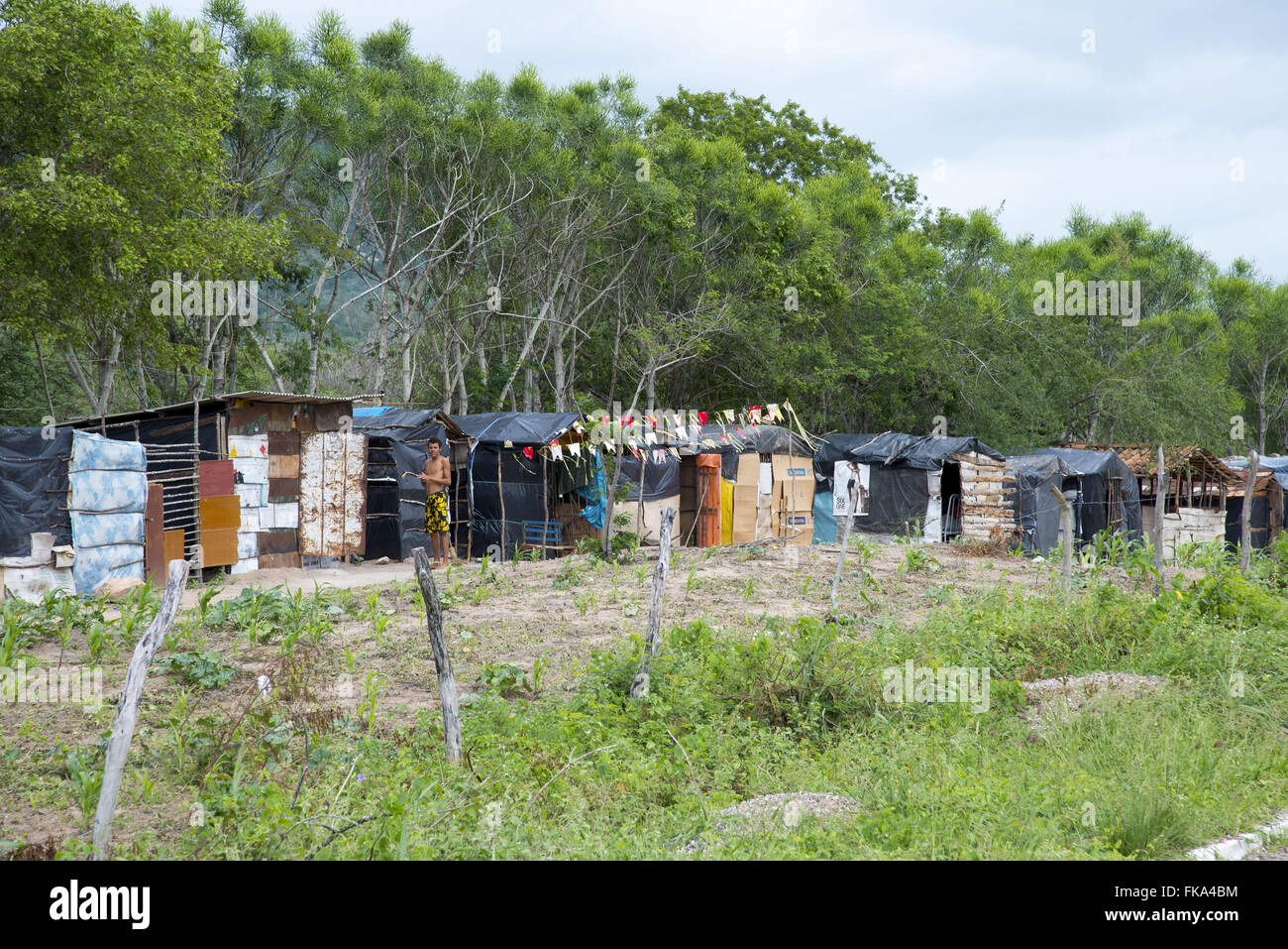 Landlosen Camp auf Autobahn BR-232 - die Stadt von Ipanema Stockfoto