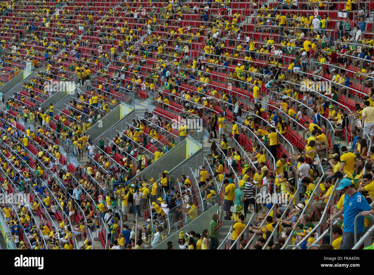 Brasilianischen Fans bei der Eröffnung des Confederations Cup - Brasilien Vs Japan-Spiel Stockfoto