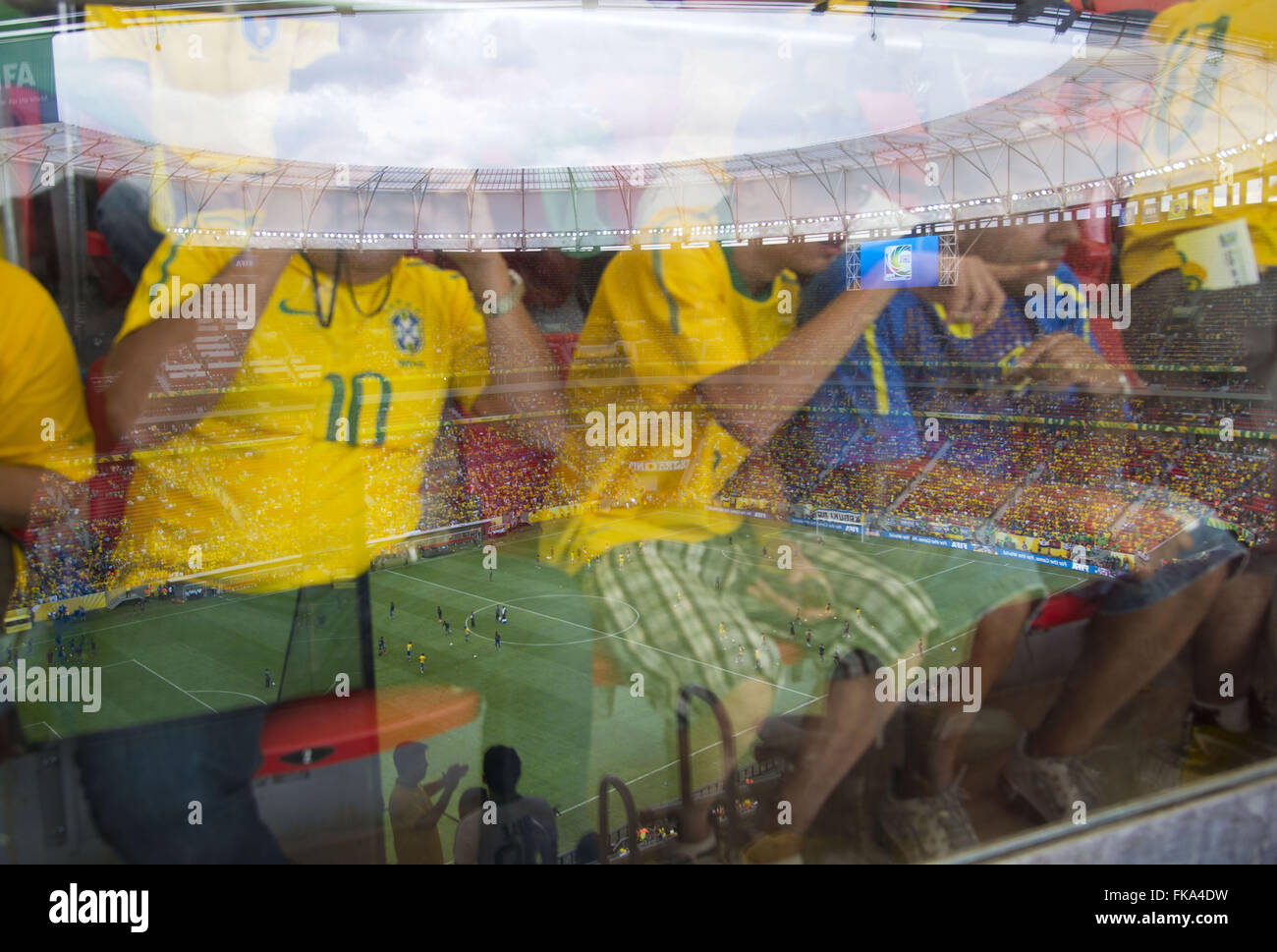 Brasilianischen Fans bei der Eröffnung des Confederations Cup - Brasilien Vs Japan-Spiel Stockfoto