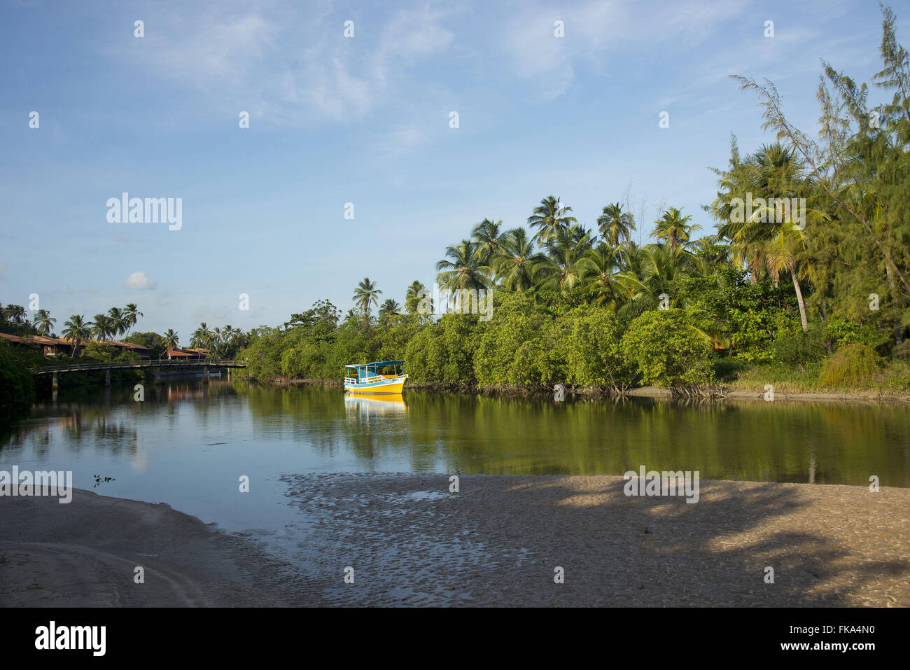 Rundfahrt in Boot vor Anker in Rio Maragogi Stockfoto