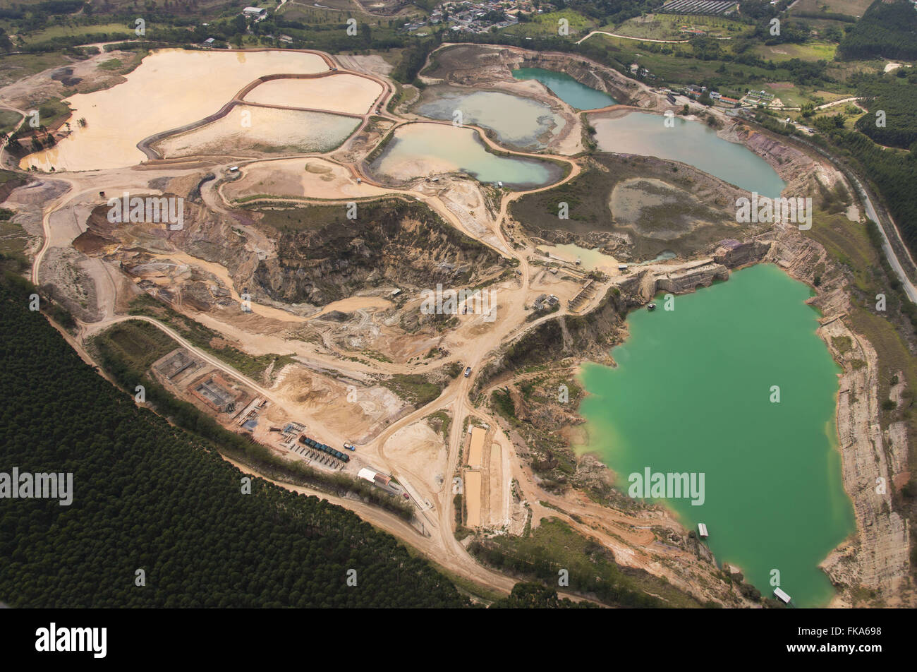 Luftaufnahme von Seen gebildet durch Gewinnung von sand Stockfoto
