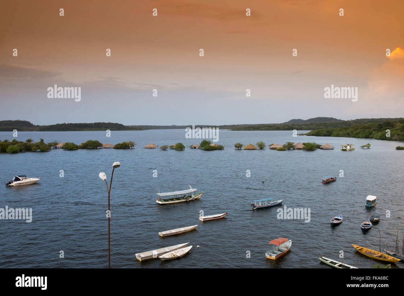 Blick auf die Insel der Liebe in der Chao ändern in voller Rio Tapajos eingehüllt Stockfoto