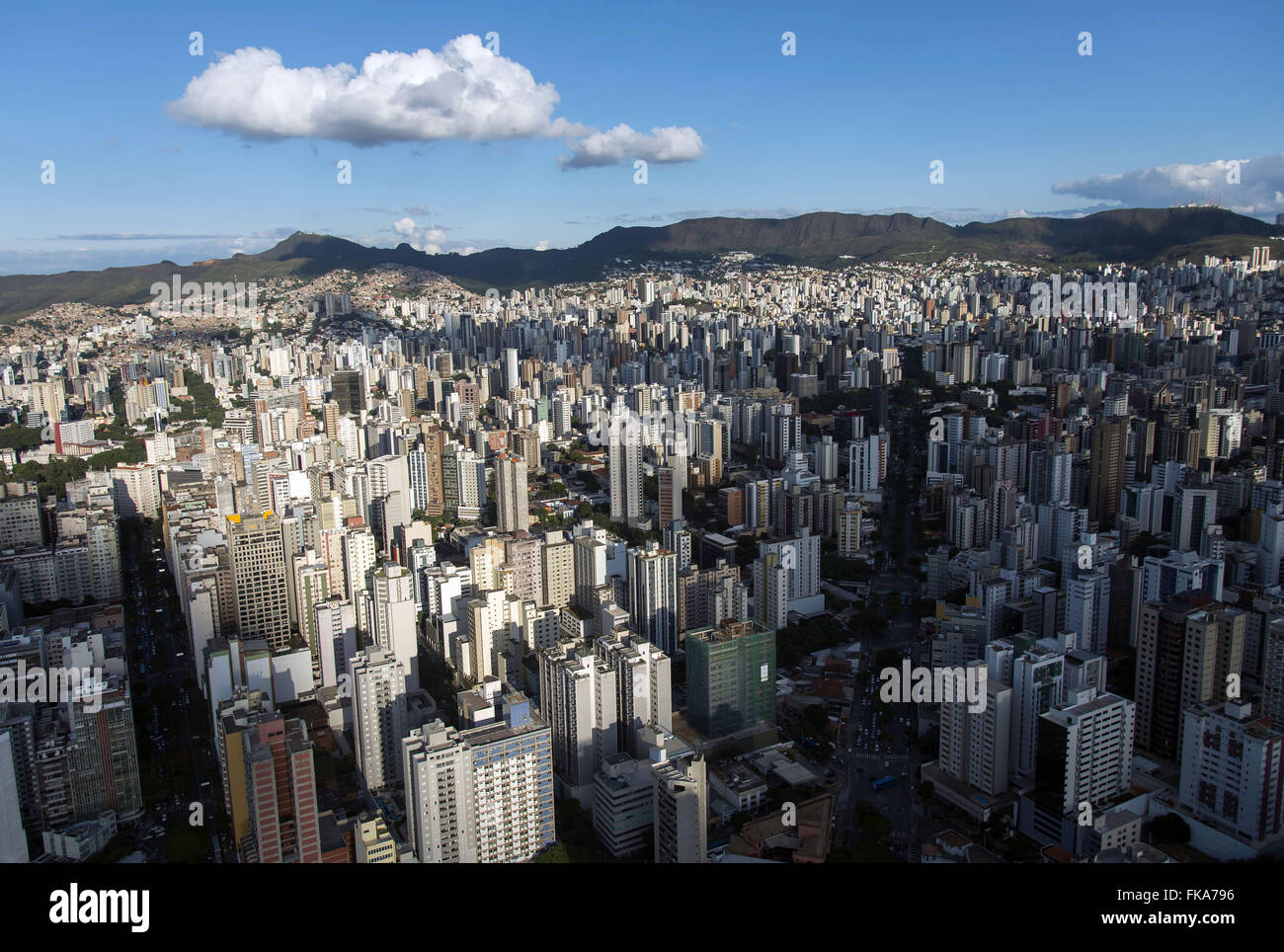 Luftbild von Augusto de Lima Avenue, links und rechts Bias Fortes Stockfoto