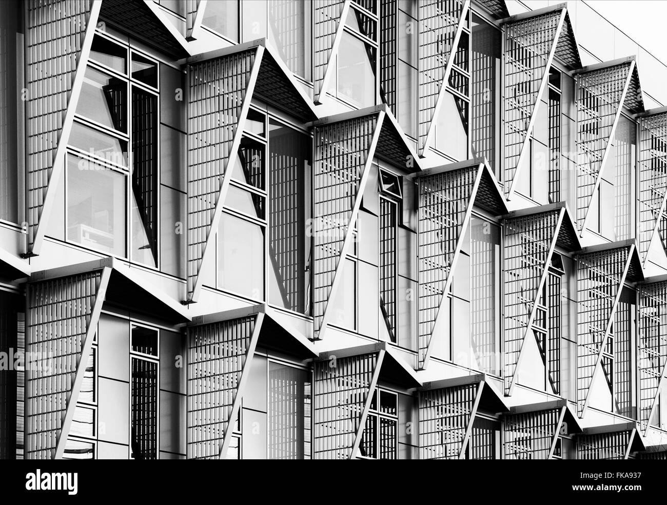 Milton Keynes The Quadrant Gebäude abstrakt. Milton Keynes, Buckinghamshire, England. Schwarz / weiß Stockfoto