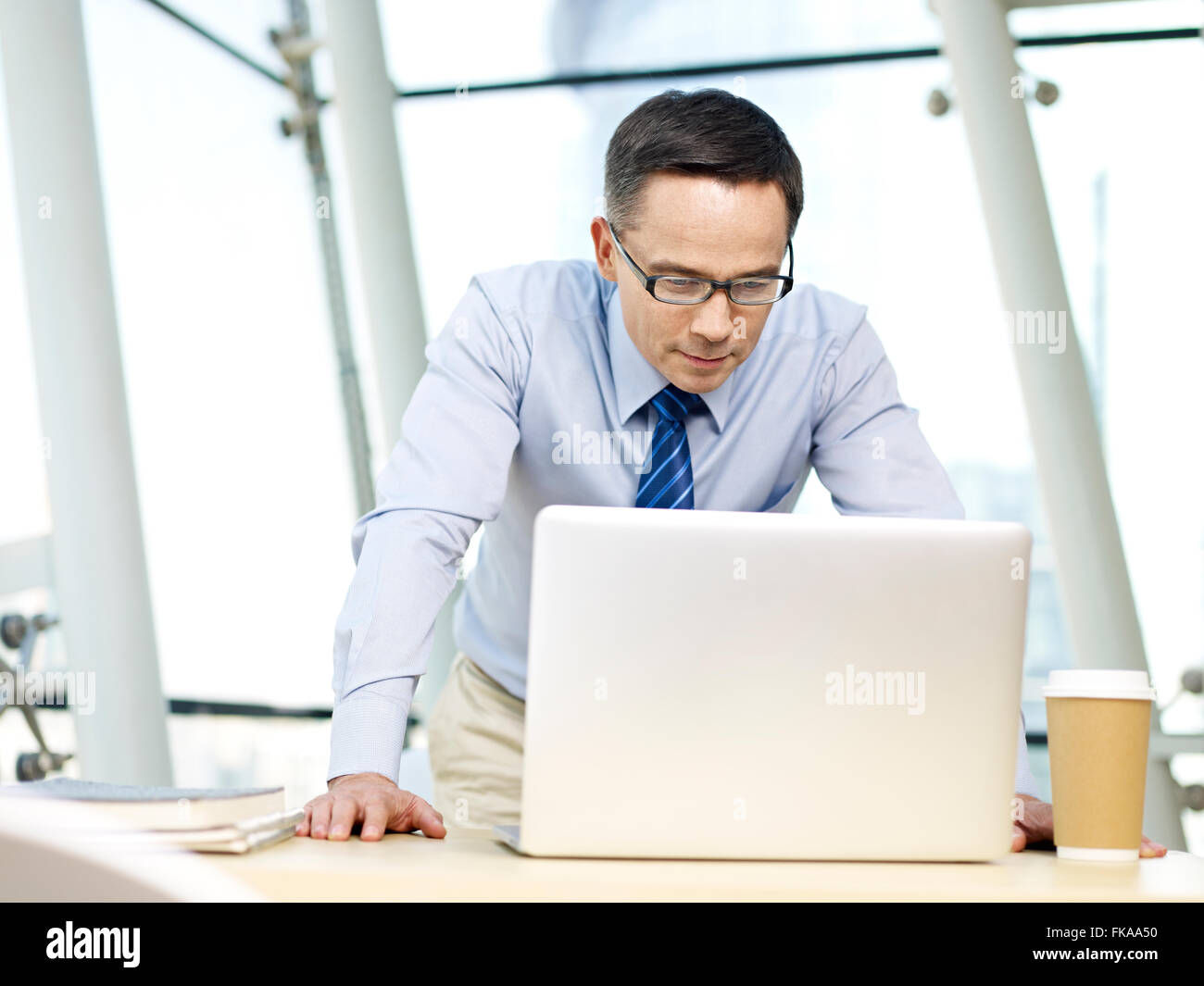 Corporate Person im Büro arbeiten Stockfoto