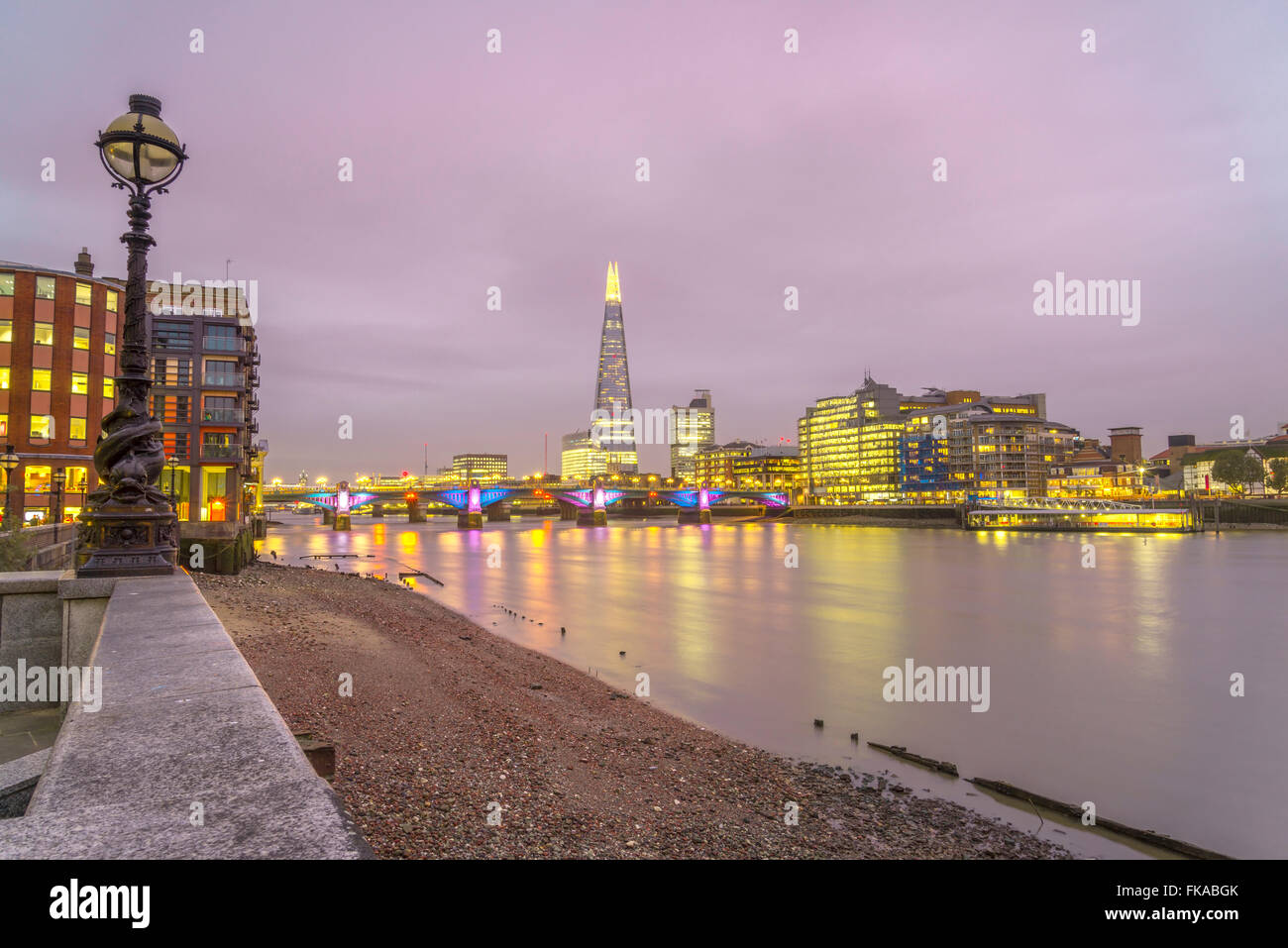 Stimmung auf der Scherbe am Abend in London Stockfoto