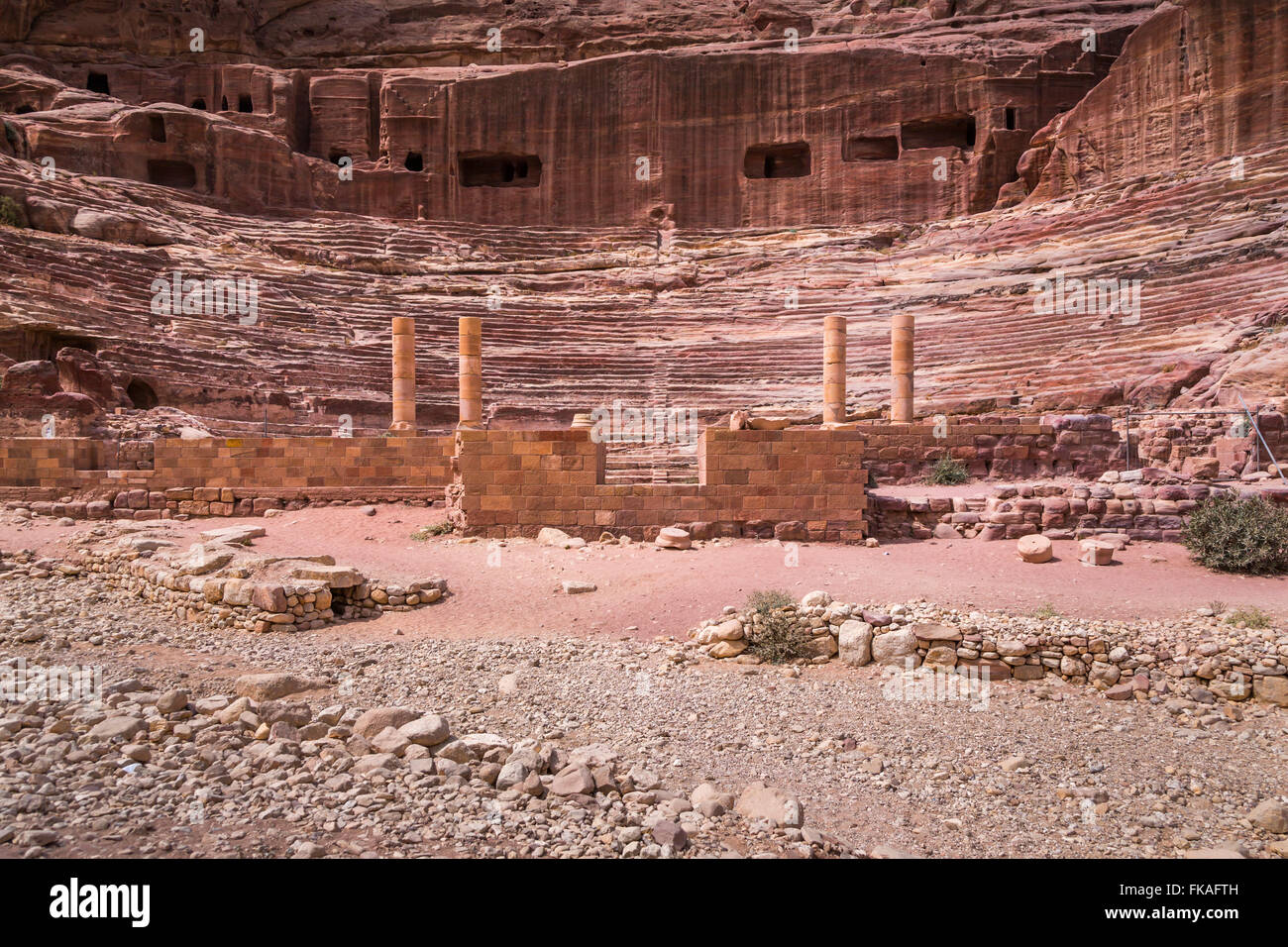 Das Theater in den Ruinen von Petra, Haschemitischen Königreich Jordanien. Stockfoto