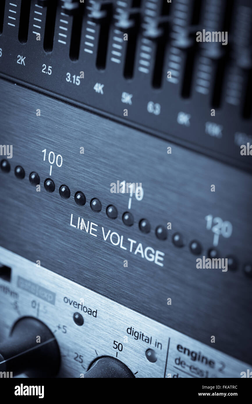 Farbbild des viele Tasten in einem sound-Aufnahme-Studio. Stockfoto