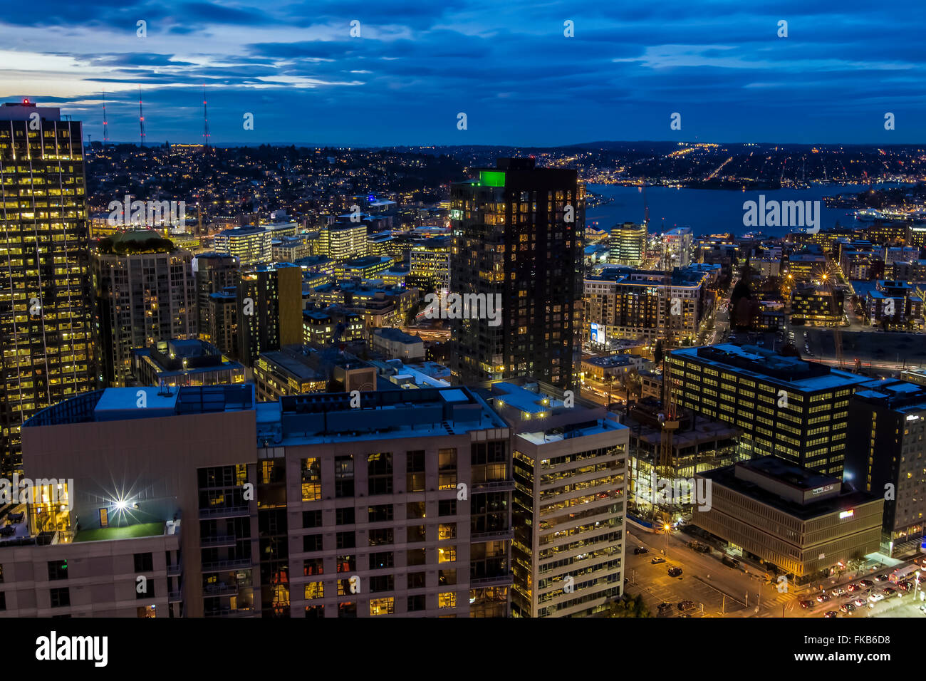 Skyline von Seattle, Washington in der Morgendämmerung Stockfoto