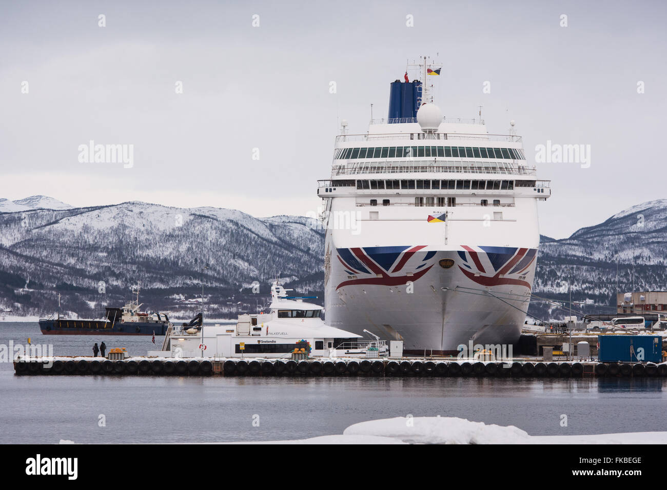 P & O Kreuzfahrtschiffes Oriana angedockt im Hafen in Alta, Finnmark, Norwegen. Stockfoto