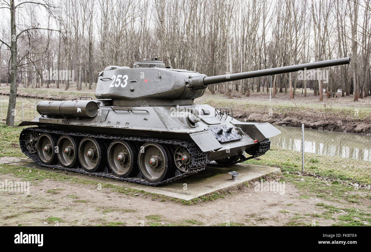 Sowjetischer mittlerer Panzer T-34-85 des zweiten Weltkriegs. Größte Kriegszug des 20. Jahrhunderts. Stockfoto
