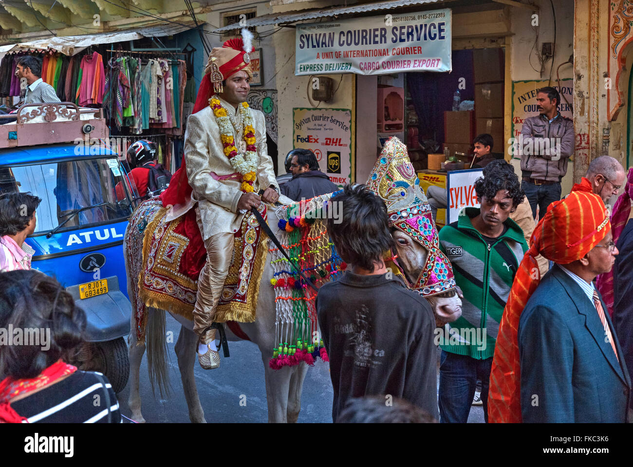 ein Hindu-Hochzeit Prozession in Pushkar, Ajmer, Rajasthan, Indien, Asien Stockfoto