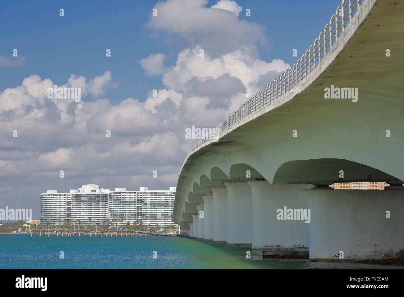 John Ringling Bridge spanning über Sarasota Bay, Sarasota, Florida, USA Stockfoto