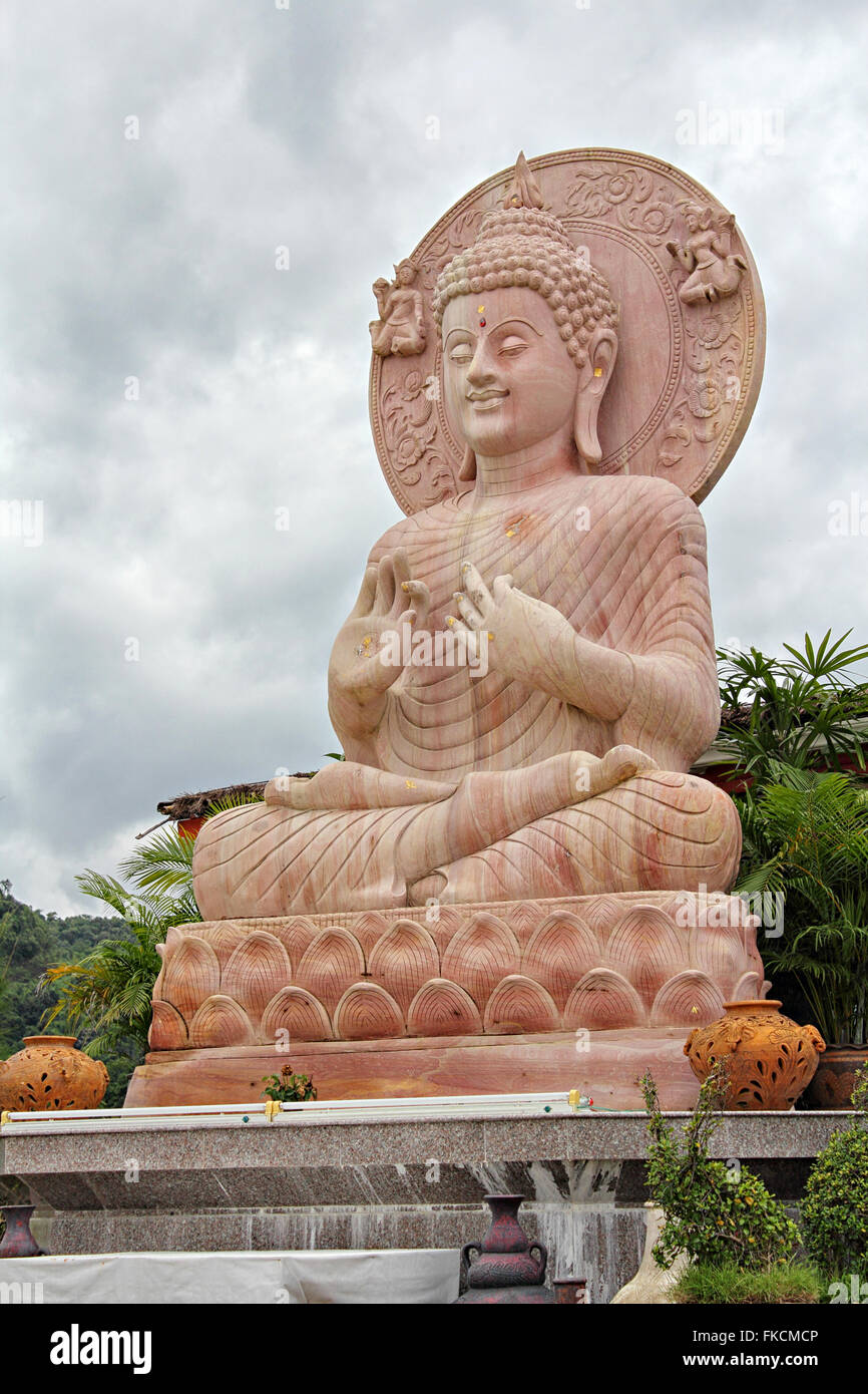 Statue des Buddha in Tha Ton Tempel, Mae Ai Stockfoto